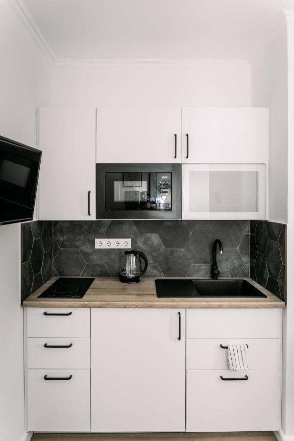 B15 - Wood&Black Apartman Gyor Luaran gambar